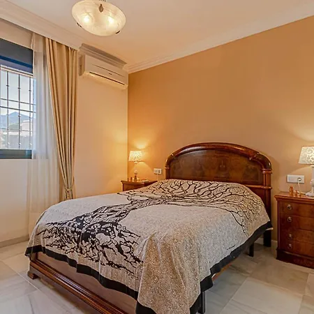 Bed & Breakfast Villakarmyr *