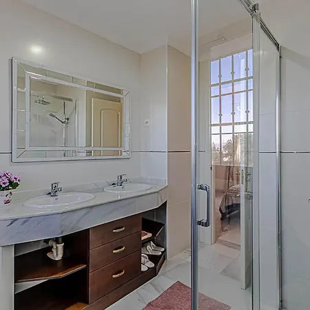 Villakarmyr Bed & Breakfast *
