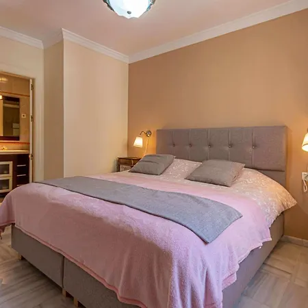 Bed & Breakfast Villakarmyr *