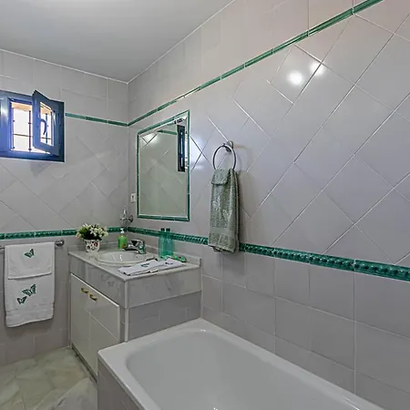 Villakarmyr Bed & Breakfast *