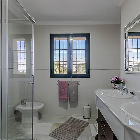 Villakarmyr Bed & Breakfast